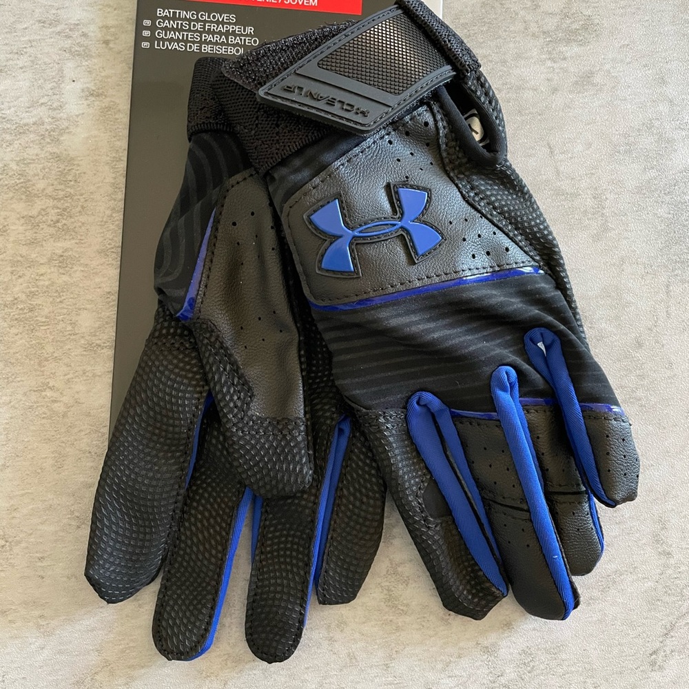 Boys UA batting gloves
